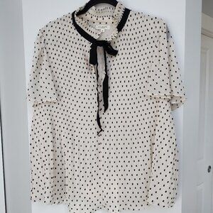 Ladies flowy polka dot Max Studio blouse